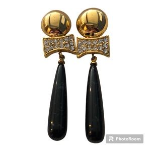 Rare. Excellent vintage condition black gold crystal drop pierced earrings.